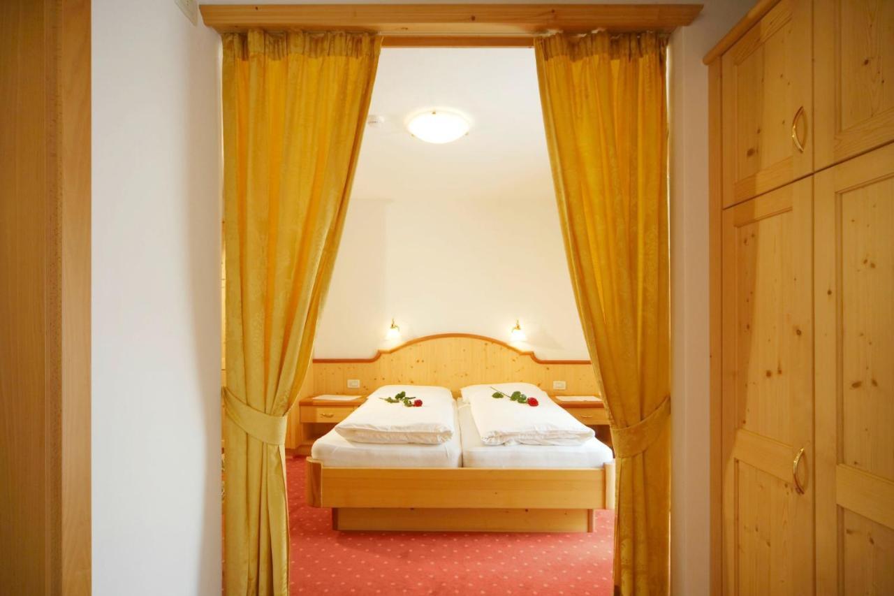Garni Reutlingen Hotel Colfosco Room photo